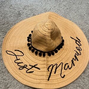 “Just married” beach hat